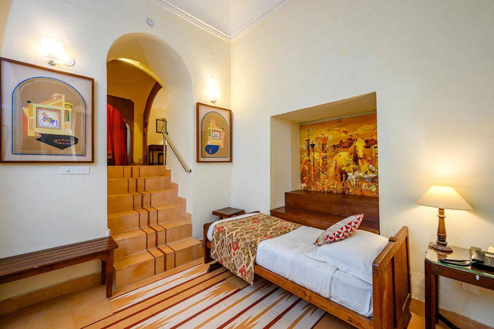 Neemrana'S - Tijara Fort Palace מראה חיצוני תמונה