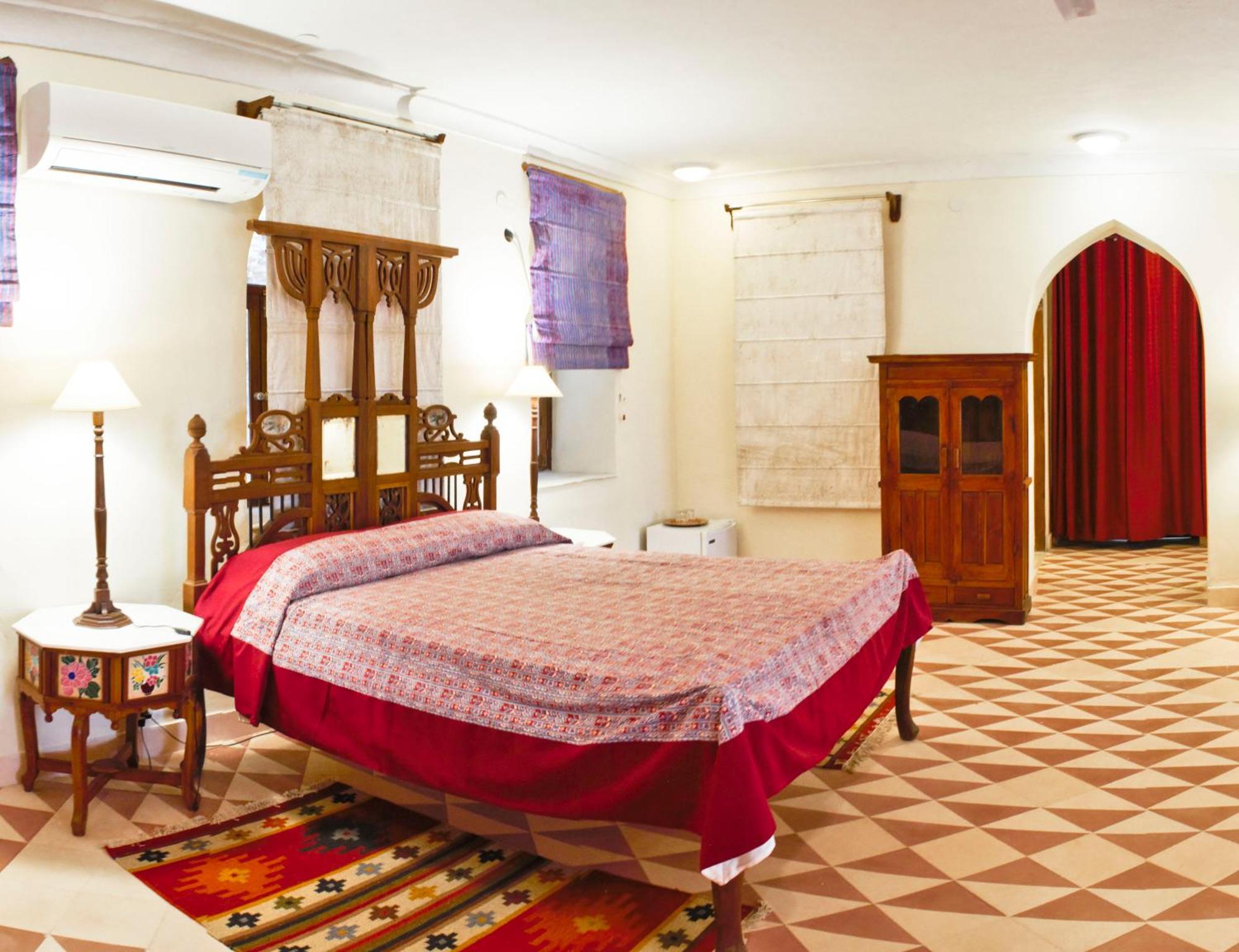 Neemrana'S - Tijara Fort Palace מראה חיצוני תמונה
